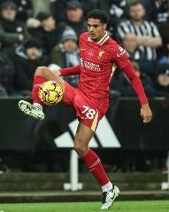 宽萨英超近两个赛季场均84传，仅次于邓克与鲁本-迪亚斯