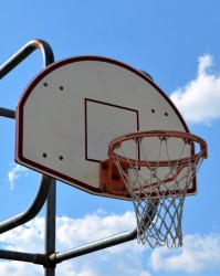 男篮观察｜赢球背后折射4大难题 12助攻22失误+队长赵睿迷失